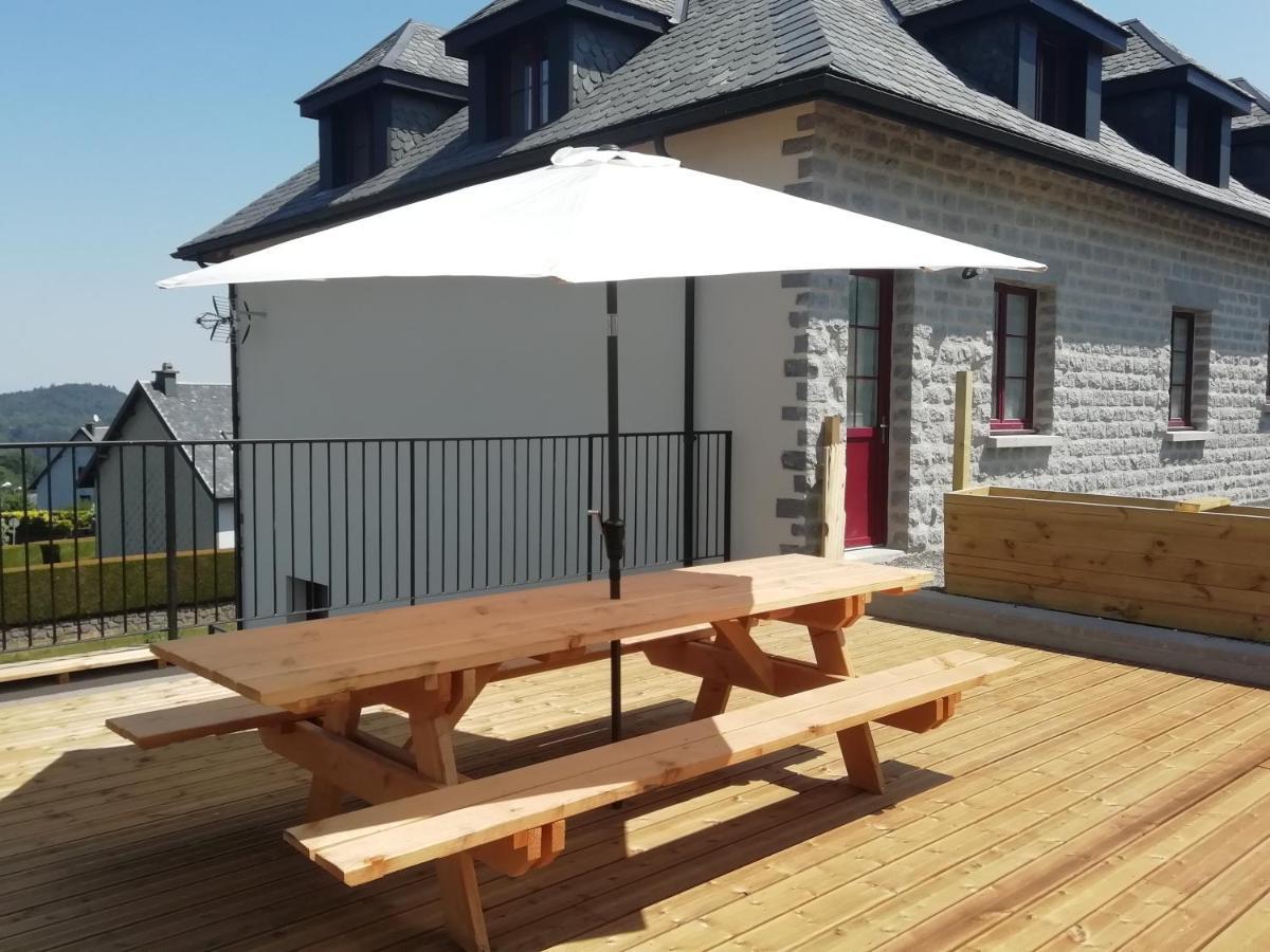 Gite De Granit Noir Besse-et-Saint-Anastaise Exterior photo